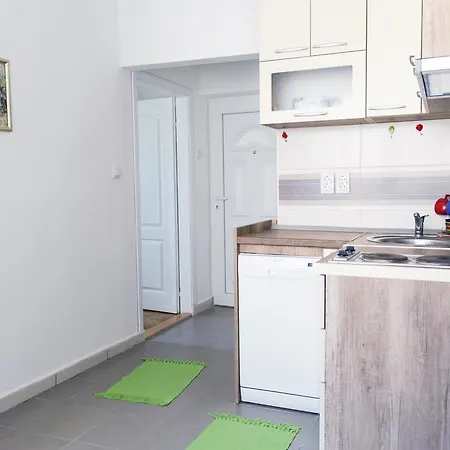 Riverside Gem Apartman