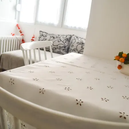 Riverside Gem Apartman
