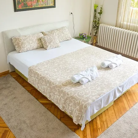 דירה Riverside Gem *